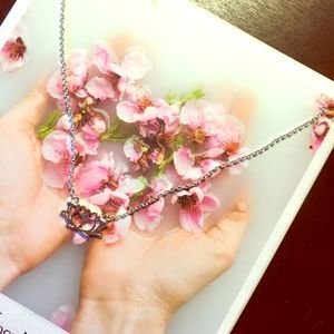 Kitsch 17 Inch Lotus Flower Necklace - New